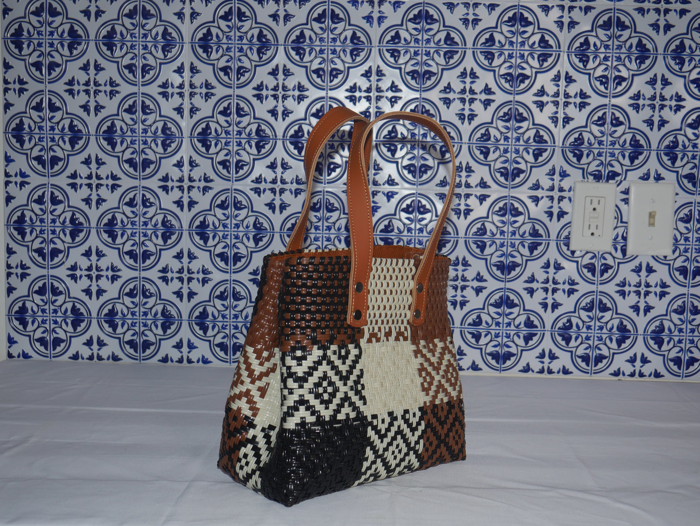 Vaquerita Crossbody- Caramelo, Blk, Beige