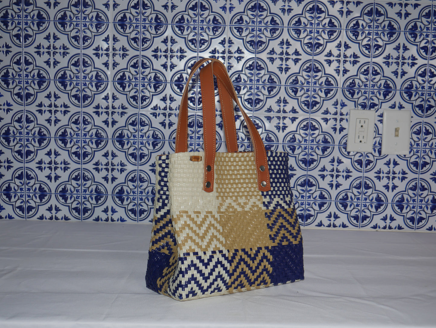 Vaquerita Crossbody- Azul Marino, beige, ivory