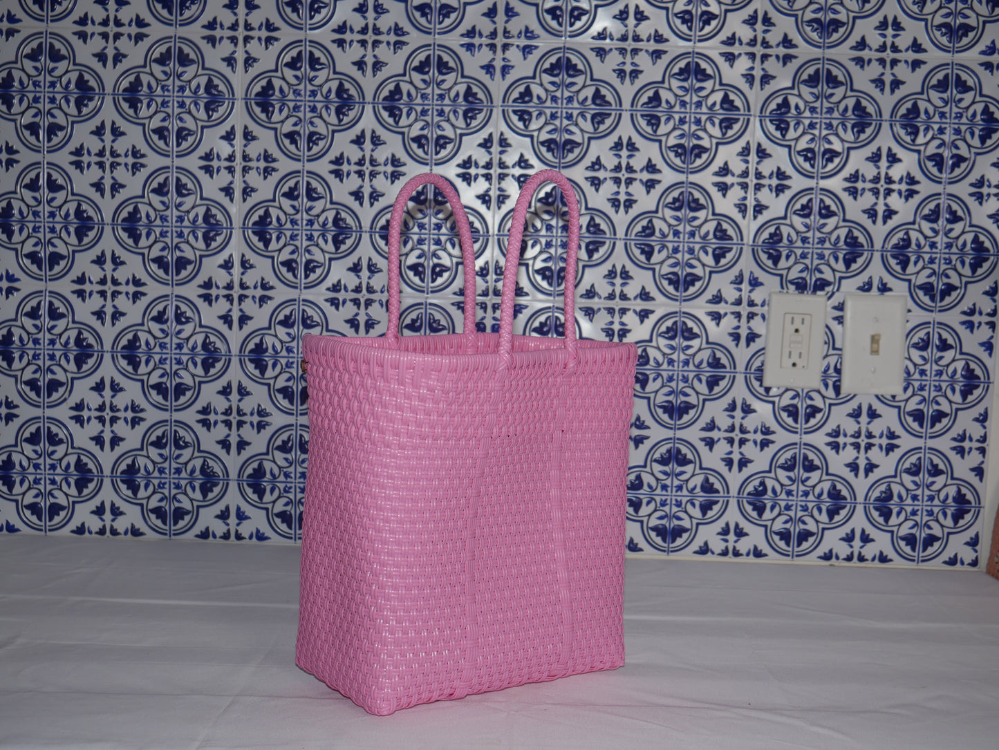 Small Mercado- Barbie Pink