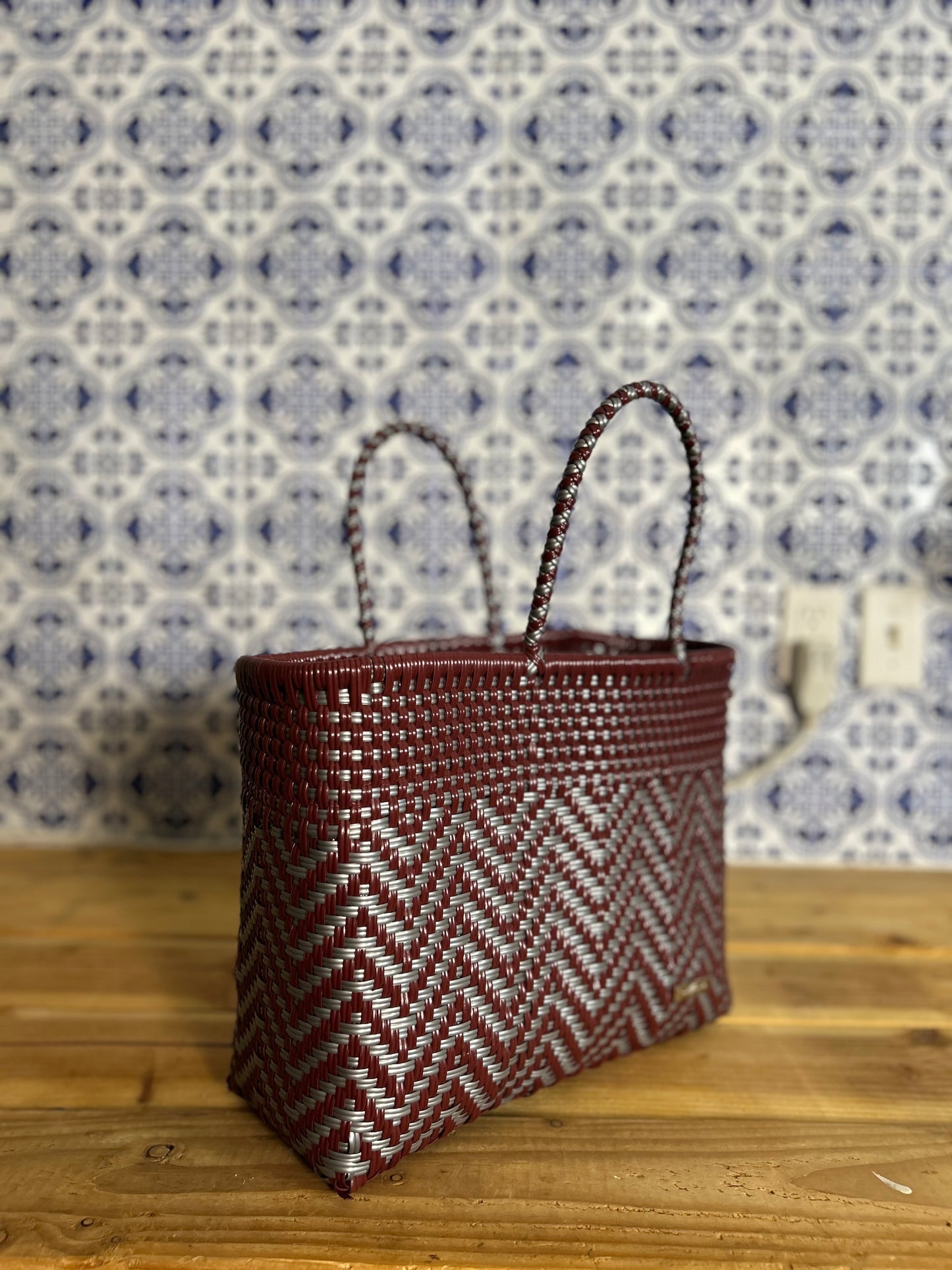 Mercado Bag Medium- Burgundy