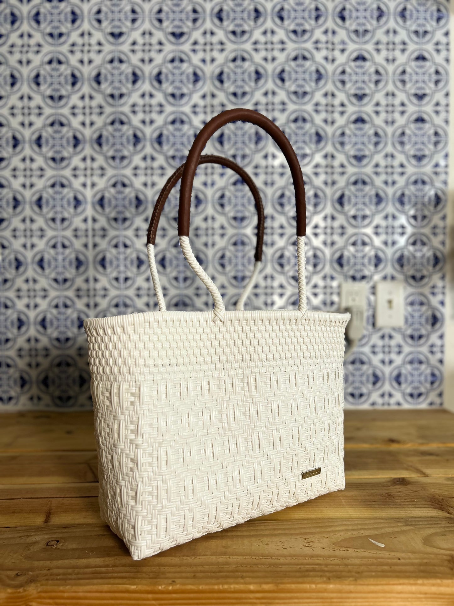 Chaparrita Medium- White