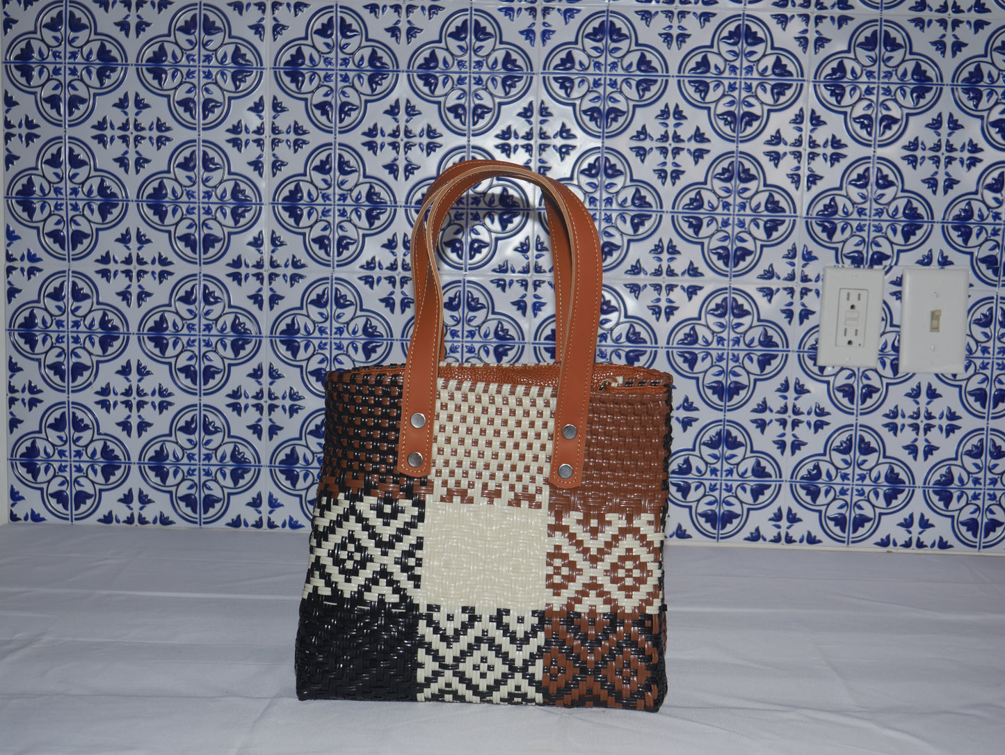 Vaquerita Crossbody- Caramelo, Blk, Beige