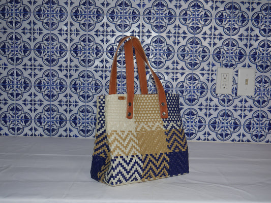 Vaquerita Crossbody- Azul Marino, beige, ivory